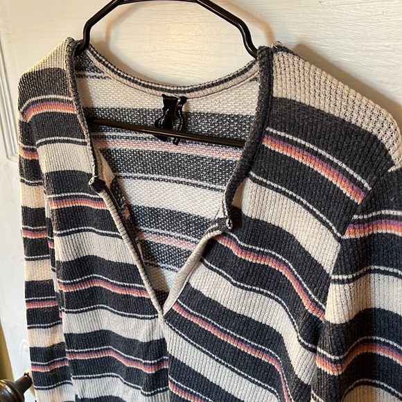 Urban Outfitters Long Sleeve - Picture 5 of 5